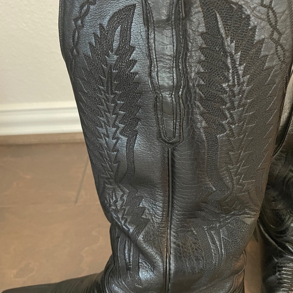 Lucchese Handmade Cowboy Boots - Picture 5 of 11